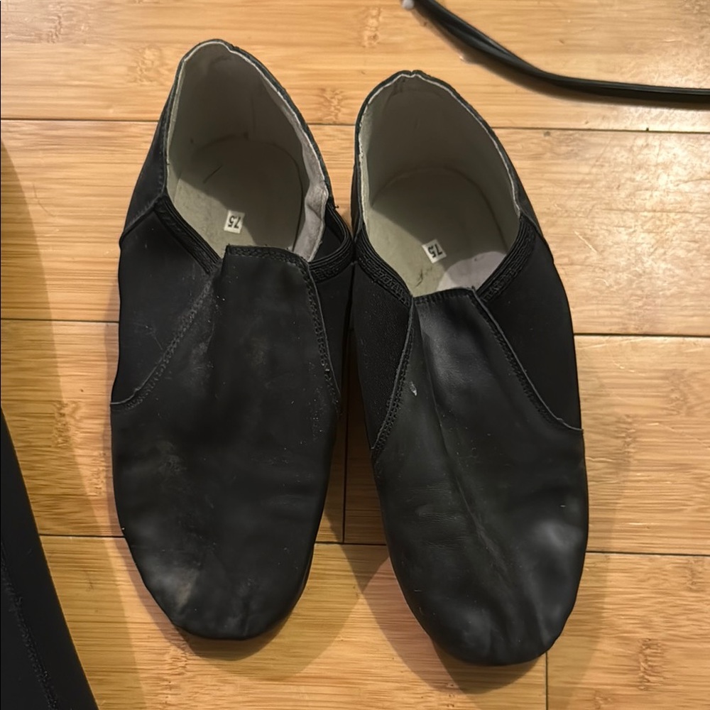 Women’s jazz shoes